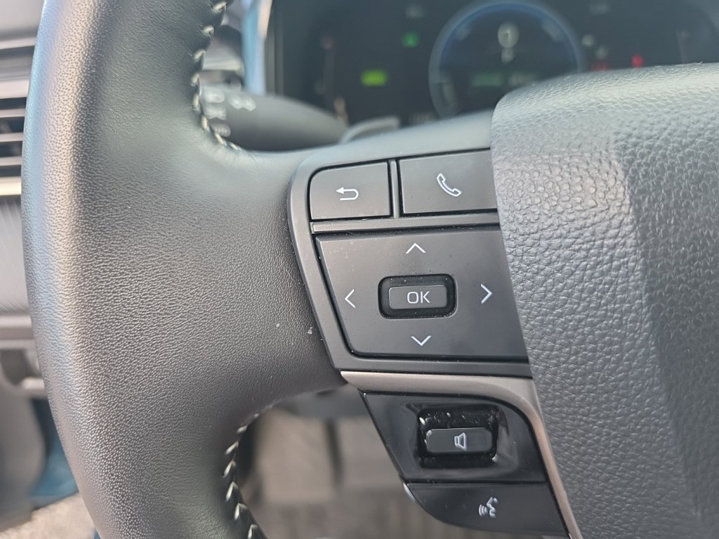 Certified 2025 Toyota Camry SE FWD image 17