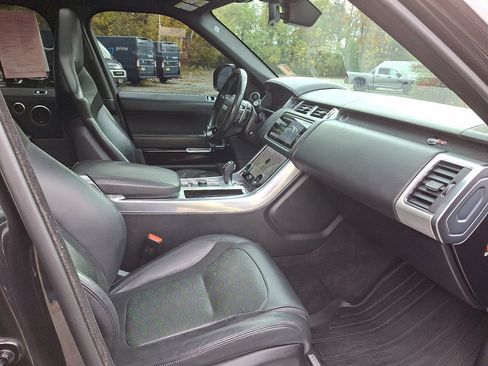 Used 2018 Land Rover Range Rover Sport SVR image 11