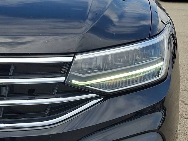 Used 2023 Volkswagen Tiguan SE FWD image 9