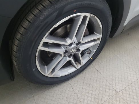 Used 2018 Hyundai Santa Fe SE image 31