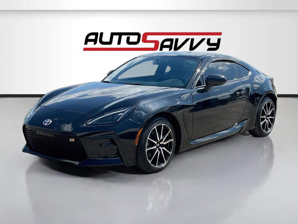 Used 2023 Toyota GR86 Premium RWD image 3