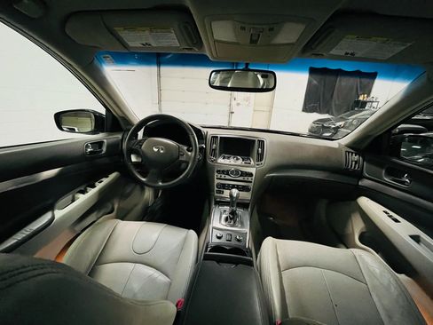Used 2011 INFINITI G25 x w/ Moonroof Pkg image 11