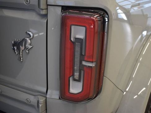 Used 2022 Ford Bronco Outer Banks AWD/4WD image 10