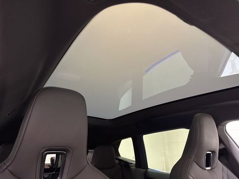 Used 2025 BMW iX M60 image 47