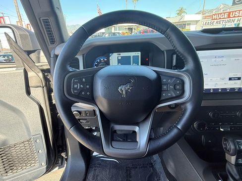 Used 2024 Ford Bronco Wildtrak image 21