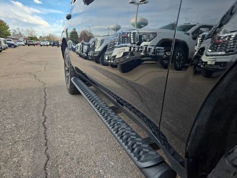 Used 2022 Chevrolet Tahoe Z71 w/ Luxury Package image 19