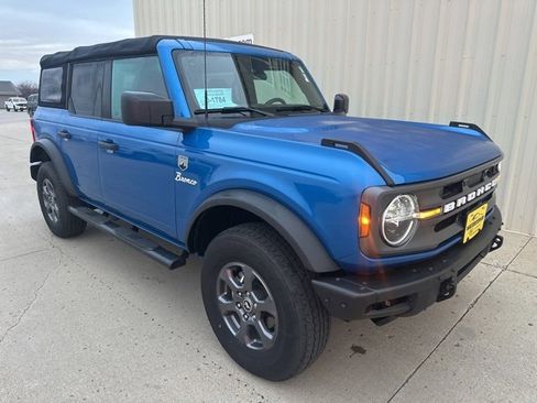 Used 2022 Ford Bronco Big Bend image 2