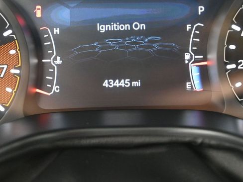 Used 2025 Jeep Compass Limited AWD/4WD image 36