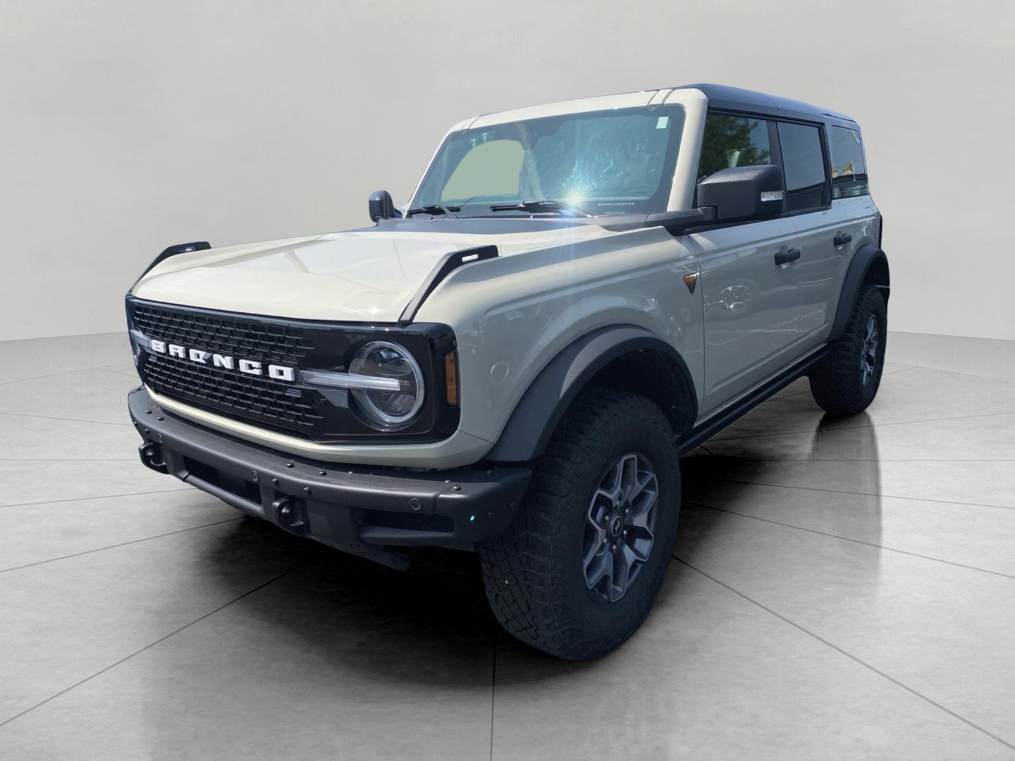 Used 2025 Ford Bronco Badlands AWD/4WD image 4