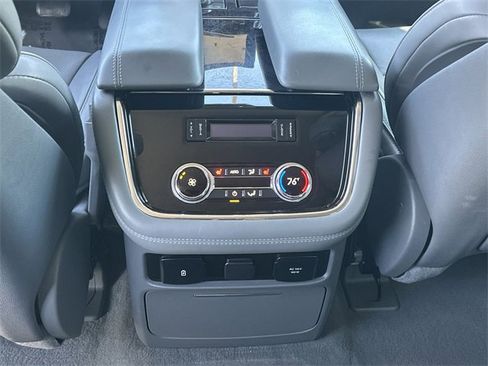 Used 2019 Lincoln Navigator Select w/ Technology Package image 15