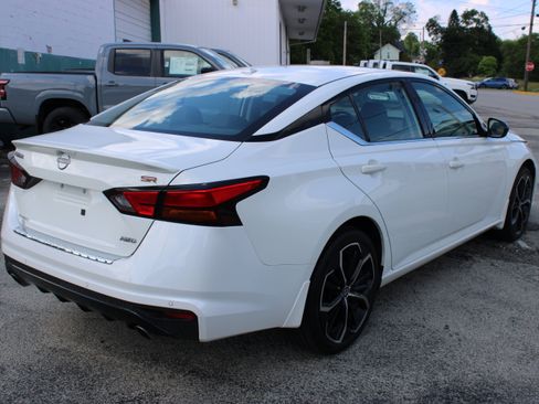 Certified 2023 Nissan Altima 2.5 SR w/ SR Premium Package AWD/4WD image 6