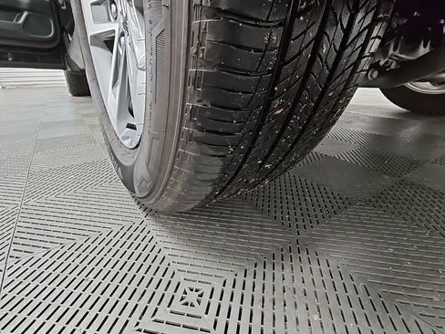 Used 2025 Honda Pilot EX-L image 45