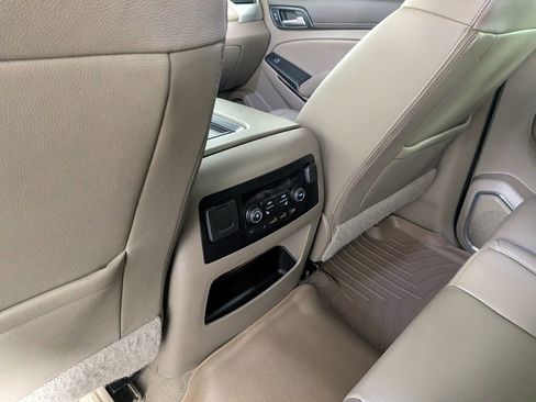 Used 2019 GMC Yukon XL SLT w/ Open Road Package image 33