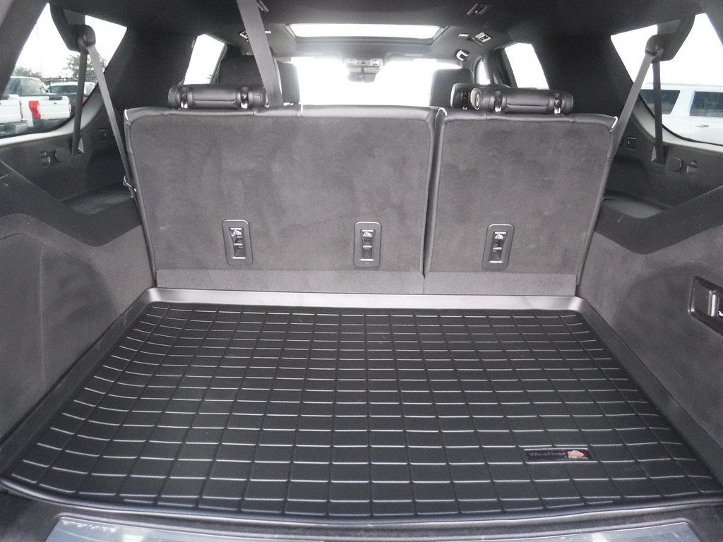 Used 2023 Cadillac Escalade ESV Premium Luxury RWD image 8