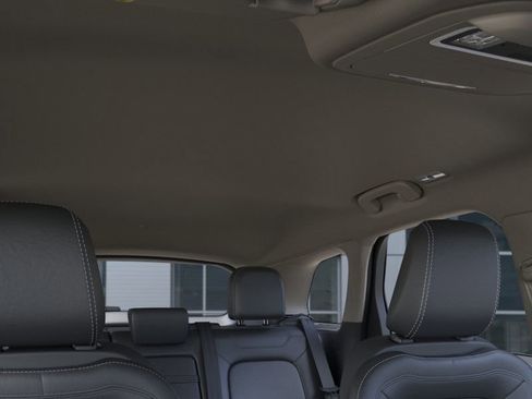 New 2026 Lincoln Corsair Premiere image 22