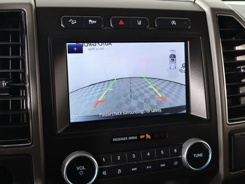 Used 2021 Ford Expedition XLT AWD/4WD image 6