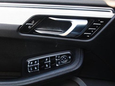 Used 2024 Porsche Macan w/ Premium Plus Package image 12
