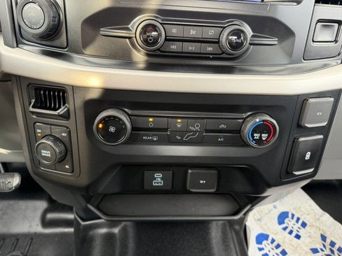 Used 2021 Ford F150 XLT AWD/4WD image 23