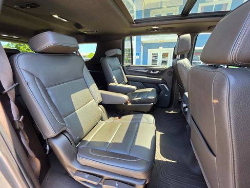 Used 2021 GMC Yukon XL Denali w/ Denali Premium Package RWD image 28
