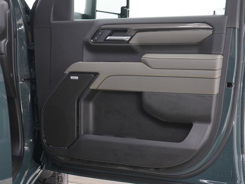 Used 2026 Chevrolet Silverado 2500 ZR2 image 12