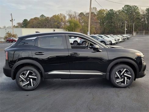 New 2026 Nissan Kicks SV w/ SV Premium Package image 2