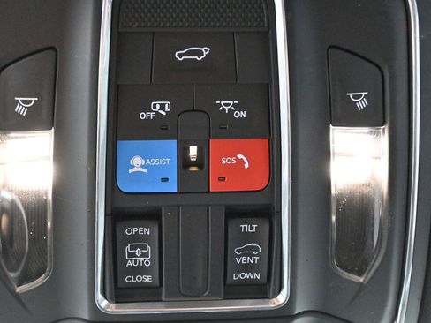 Used 2023 Jeep Grand Cherokee L Laredo AWD/4WD image 26