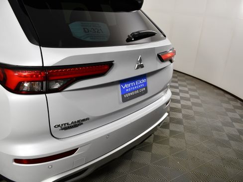 Used 2024 Mitsubishi Outlander SE AWD/4WD image 15