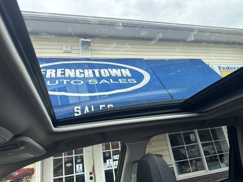 Used 2019 Subaru Forester Premium w/ All-Weather Package AWD/4WD image 17