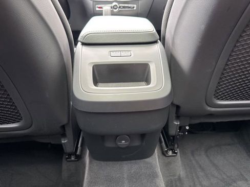 Certified 2025 Volvo XC60 B5 Plus AWD/4WD image 17