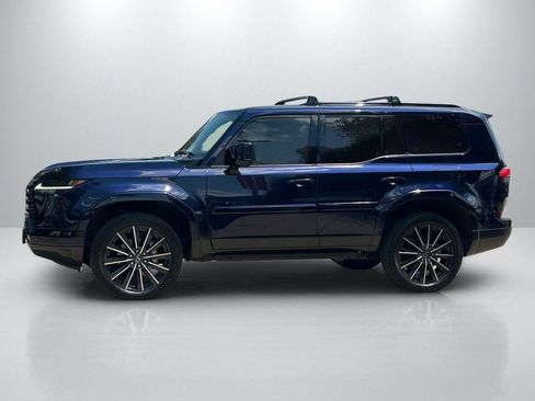 Used 2024 Lexus GX 550 w/ Accessory Package (Z1) AWD/4WD image 8