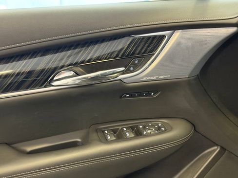 Used 2023 Cadillac XT6 Premium Luxury AWD/4WD image 14