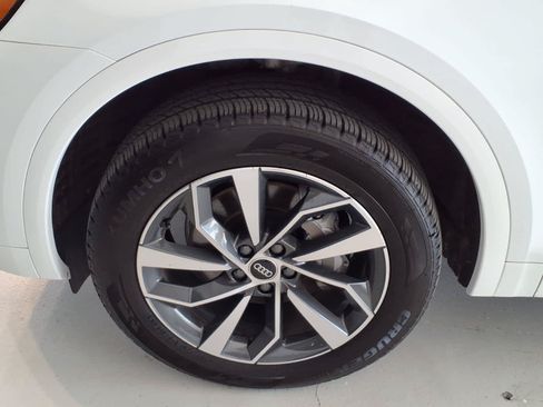 Used 2023 Audi Q5 2.0T Premium w/ Convenience Package AWD/4WD image 8