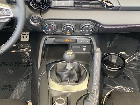 New 2026 MAZDA MX-5 Miata Club w/ Interior Package RWD image 37