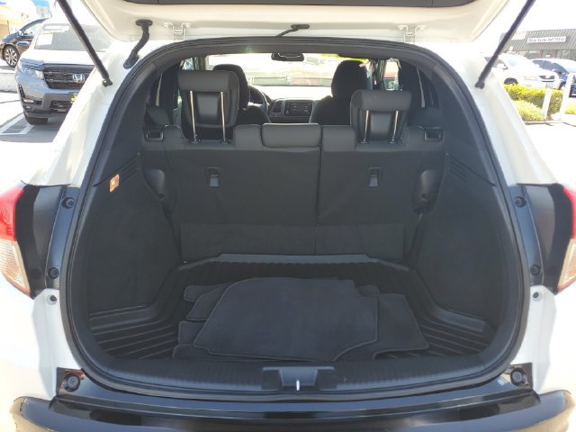 Certified 2022 Honda HR-V Sport image 9