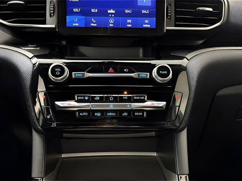 Used 2022 Ford Explorer ST-Line w/ Class IV Trailer Tow Package image 7