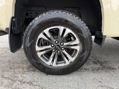 Used 2022 Chevrolet Colorado Z71 w/ Trail Boss Package AWD/4WD image 26