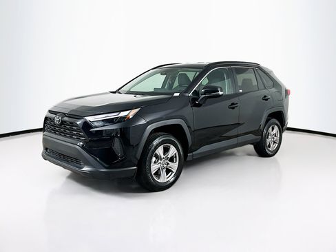 Used 2025 Toyota RAV4 XLE image 3