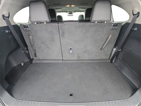 Used 2025 Toyota Highlander XLE image 13