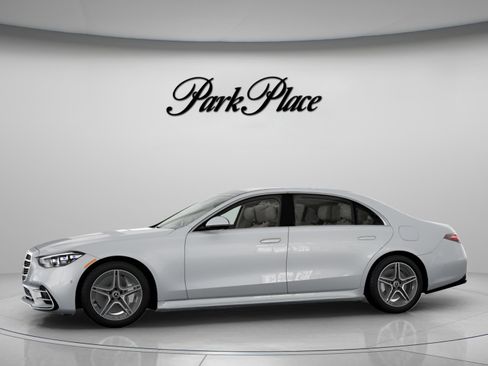 New 2026 Mercedes-Benz S 580e 4MATIC Sedan image 4