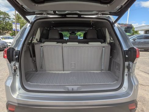 Used 2018 Toyota Highlander XLE AWD/4WD image 53