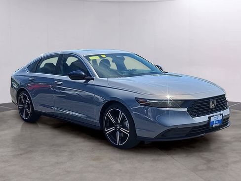Used 2023 Honda Accord Sport image 3