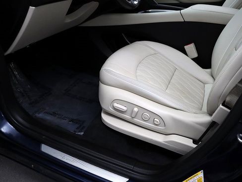 Certified 2023 Buick Enclave Avenir w/ Avenir Technology Package image 27