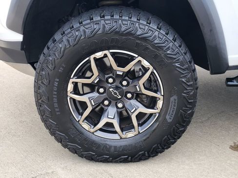 Used 2023 Chevrolet Colorado ZR2 AWD/4WD image 10