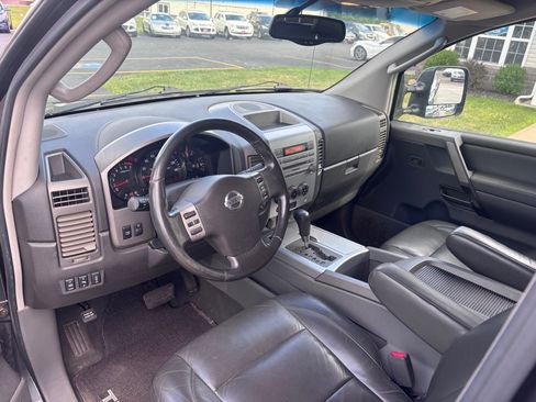 Used 2005 Nissan Titan LE w/ (T01) Tow Pkg AWD/4WD image 13
