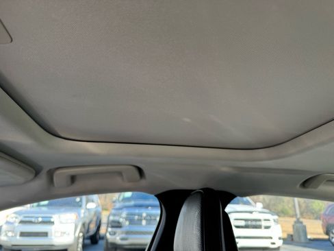 Used 2017 Volvo S90 T6 Momentum image 18