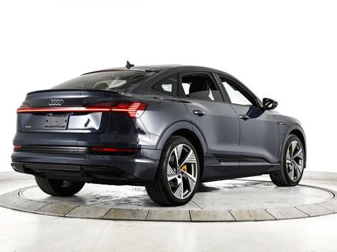 Used 2023 Audi e-tron Prestige w/ Prestige Package image 5