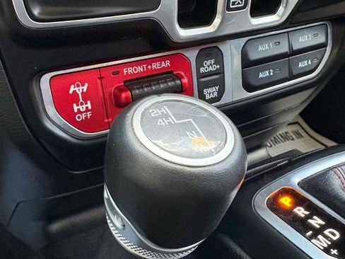 Used 2020 Jeep Gladiator Rubicon AWD/4WD image 27