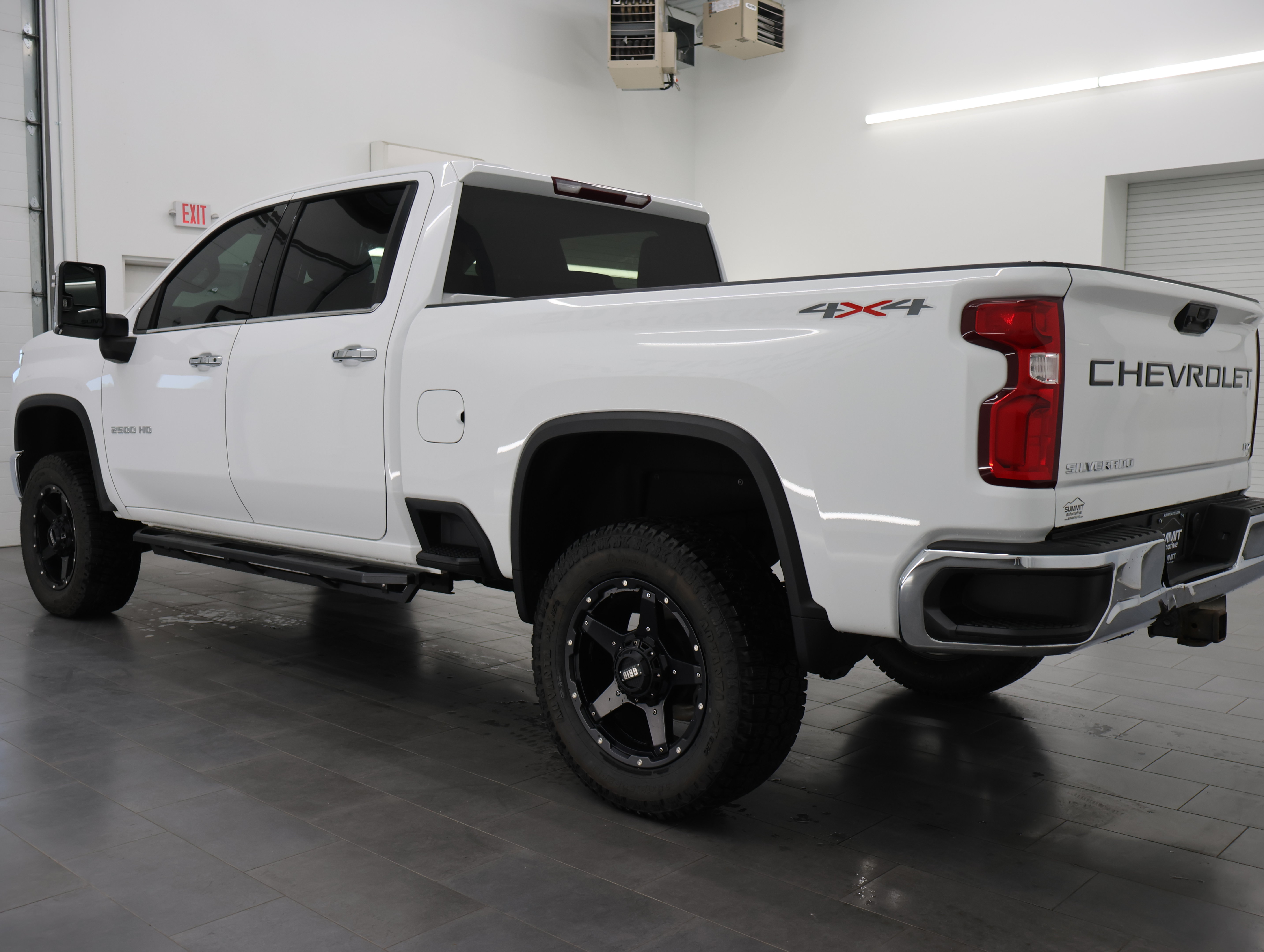 Used 2023 Chevrolet Silverado 2500 LTZ AWD/4WD image 6