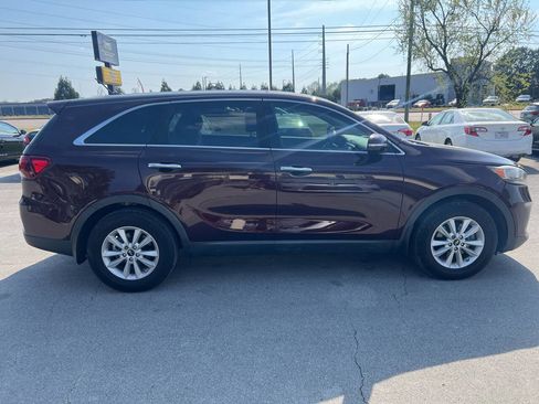 Used 2019 Kia Sorento FWD V6 image 5