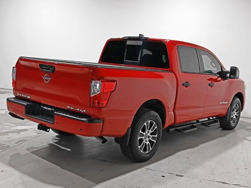 Used 2024 Nissan Titan SV w/ SV Convenience Package image 6